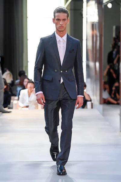 Look 53
